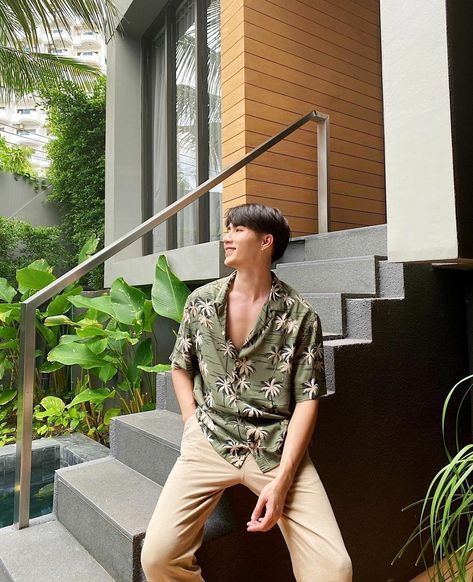 Boy Ootd, Polo Outfit Men, Pruk Panich, Oversized Polo, Island Outfit, Instagram Creative Ideas, Polo Men, Male Poses, Thai Actors