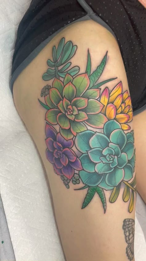 Tattoo Ideas Succulents, Succulent Tattoo Design, Leftist Tattoo, Succulents Tattoo, Succulent Tattoos, Skull Succulent, Cute Succulents, Succulent Tattoo, Honeycomb Tattoo