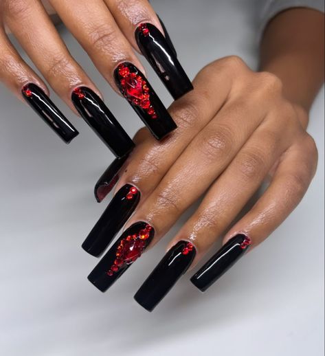 Red And Black Sparkle Nails Acrylic, Red A D Black Nails, Black Nails With Red Diamonds, Black And Red Nails With Gems, Black Nails With Red Gems, Black Nails With Rhinestones Short, Black Nails Red Gems, Graduation Nails Red And Black, Nails Red Gems