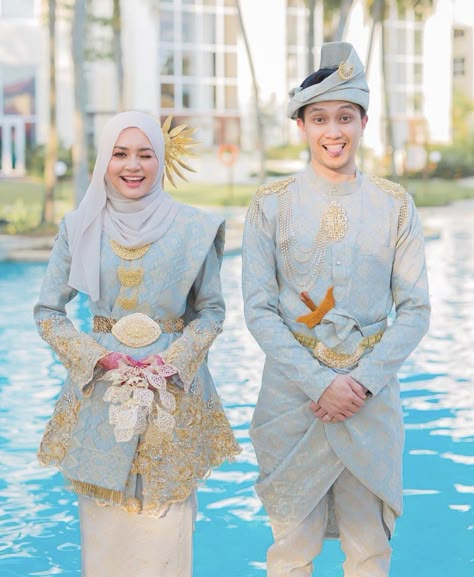 Wedding Dress Songket, Wedding Songket, Songket Wedding, Wedding Attire For Women, Malay Wedding Dress, Muslim Wedding Photos, Baju Kahwin, Nikah Outfit, Minimal Wedding Dress