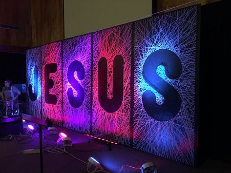 Stage Set Design Backdrops, Musical Stage Design, Stage Backdrop Ideas, Stage Design Ideas Creative, Church Stage Design Ideas Backdrops, Youth Room Church, Church Backdrop, Photo Backdrop Diy, Youth Group Rooms