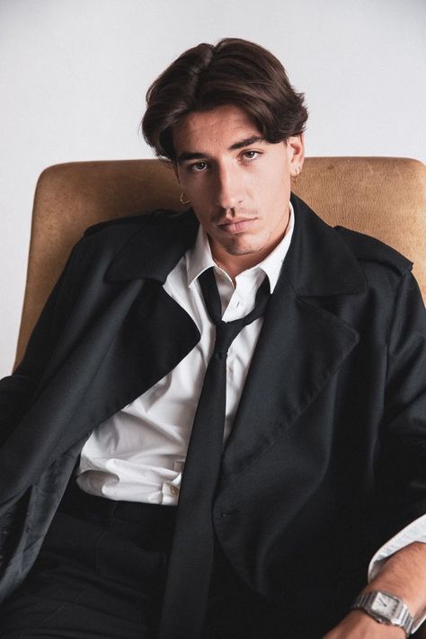 Bellerin Style, Vintage Beard, Hector Bellerin, Arsenal Players, Hairstyles For Women Over 50, Soccer Guys, Scene Fashion, Don Juan, Soccer Boys