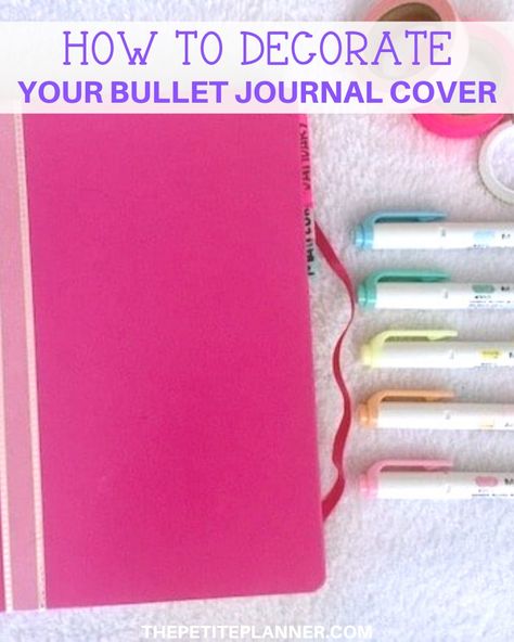 Bullet journals come in amazing colors, but if you want to customize your journal, try one of these easy ways to personalize your bullet journal cover! #bulletjournalideas #bujoideas #creativity #howto Doodling Tutorial, Stationery Obsession, Bullet Journal Cover Page, Bullet Journal How To Start A, Planner Tips, Blog Planner, Lettering Tutorial, Journal Design, Personal Planner