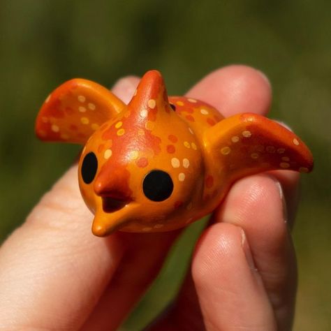 Clay Bird, Sculpey Clay, Clay Diy Projects, Clay Baby, Cute Polymer Clay, Clay Figurine, Clay Animals, Clay Art Projects, Cute Clay