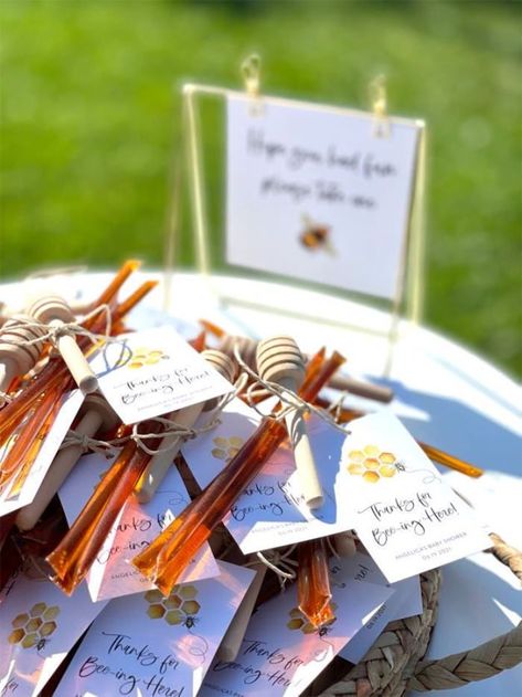 Honey Party Favors, Honey Bee Party, Bee Themed Birthday, Bee Themed Gender Reveal, Bee Party Decorations, Bee Party Favors, Bees And Honey, Honey Dessert, Modern Panel