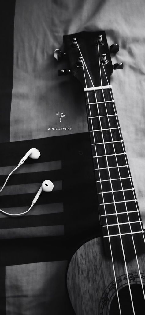 guitar aesthetic Ukelele Wallpapers, Guitar Lockscreen, Guitar Wallpaper Aesthetic, Ukulele Aesthetic Wallpaper, Aesthetic Guitar Wallpaper, Black Guitar Aesthetic, Ukulele Wallpaper, Ukulele Tumblr, Guitar Aesthetic Wallpaper