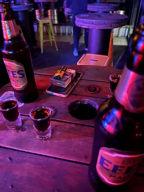 Beer Bar Aesthetic, Beer Aesthetic Drinking Night, Bar Foods Pub, Pub Aesthetic Night, Beer Aesthetic Drinking, Bar Aesthetic Night, Pub Aesthetic, Lauren Blakely, Beer Night