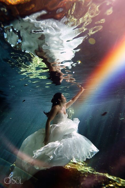 Cenote and Beach Trash the Dress - Kristy and Jace - Del Sol Photography Underwater Model, Underwater Photoshoot, Mermaid Bride, Underwater Portrait, Bawah Air, Water Shoot, Underwater Art, Photographie Portrait Inspiration, Fantasy Photography