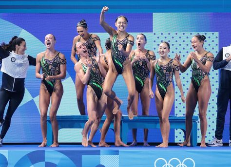 'It was magical.' U.S. wins first medal in artistic swimming in 20 years — Los Angeles Times Artistic Swimming, Swimming Team, Synchronized Swimming, The Americans, Crab Recipes, The Goal, 20 Years, Crab, Vision Board