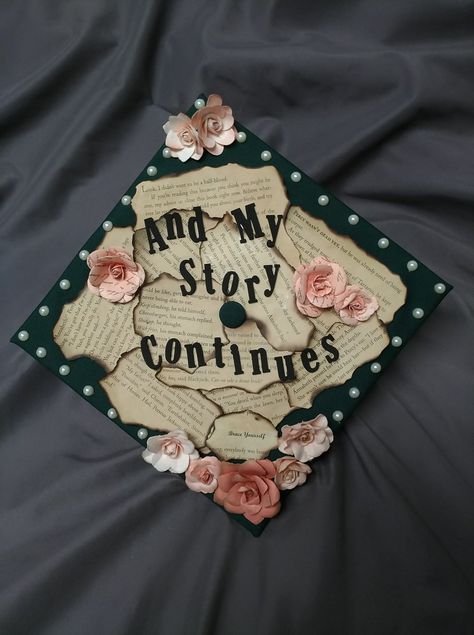 Creative Graduation Caps, College Grad Cap Ideas, Grad Cap Decorated, Graduation Cap Decoration Diy, Cap Graduation, High School Graduation Cap, College Graduation Cap Decoration, Grad Hat, Grad Cap Designs