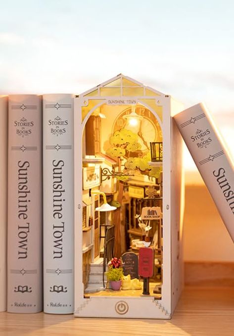 Light up booknook for bookshelf, reader accesories Diy Dollhouse Books, Harry Potter 3d, Diy Book Nook, Book Nook Kit, Shelf Insert, Wooden Model Kits, Construction Lego, Dollhouse Books, Decorative Bookends