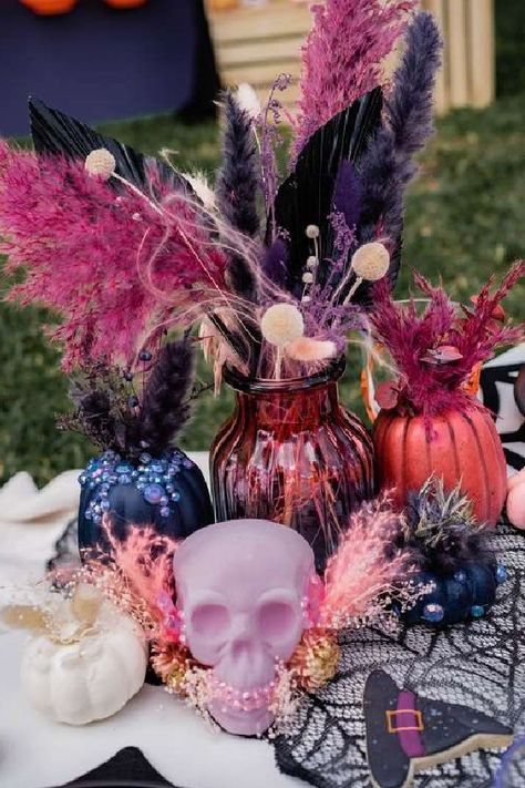 Purple Halloween Decor, Glam Halloween Party, Halloween Picnic, Halloween Block Party, Halloween Themed Birthday Party, Halloween Countdown Calendar, Colorful Halloween, Colorful Food, Halloween Decor Ideas