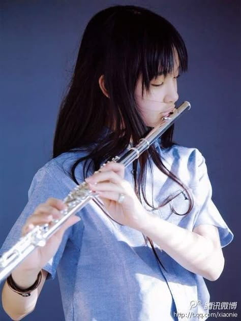 Play flute