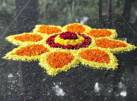 Diwali Flower Rangoli At Home, Decoration With Marigold Flowers, Simple Poo Kolam For Onam, Flower Rongali Design, Rangoli With Flowers Petals For Diwali, Floral Rangoli Designs Flower Diwali, Marigold Rangoli Design, Rangoli Designs Flower Petals, Marigold Rangoli