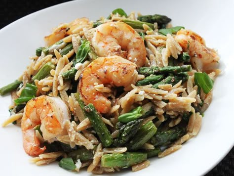 Skillet shrimp with orzo, feta, and asparagus. I would definitely use the suggestion to add grape tomatoes. Shrimp With Orzo, Orzo Asparagus, Shrimp Pasta Primavera, Orzo Feta, Pasta Primavera Salad, Shrimp Orzo, Skillet Shrimp, Orzo Recipes, Shrimp And Asparagus