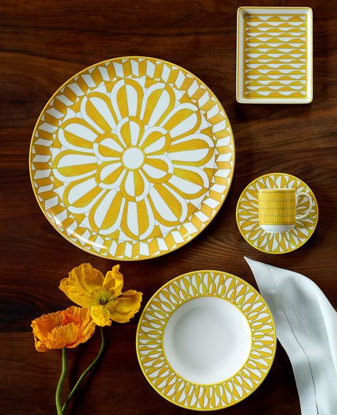 The Soleil d’Hermès dinner service, comprising 24 pieces, combines porcelain white with a deep yellow, radiant with nuances. An ode to summer and conviviality, Soleil d’Hermès illuminates your table! Hermes Tableware, Deep Yellow, Dinner Service, Table Display, Summer Inspiration, Beautiful Table, Table Top Decor, Table Top, Porcelain