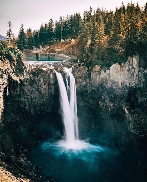 Snoqualmie Falls Washington, Pnw Waterfalls, Pnw Vibes, Washington Waterfalls, Seattle Pictures, Land Forms, Female Pirate, Washington Trip, Snoqualmie Falls