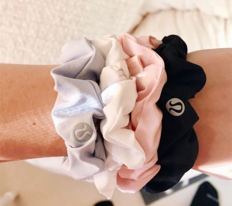 Lululemon Scrunchie, Lululemon Stuff, Lululemon Aesthetic, 90s Kids Fashion, Trendy Things, Fitness Attire, Kids Accessories Fashion, Kids Winter Fashion, Find Hairstyles