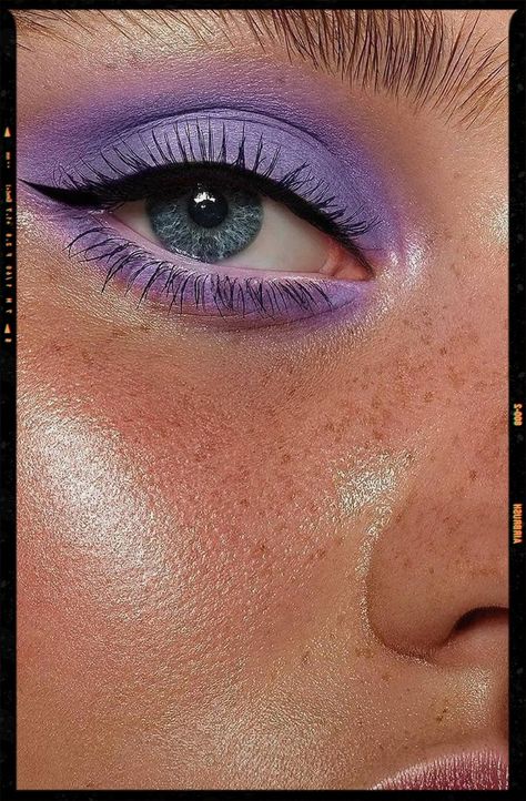 Daphne Eye Makeup, Eyore Makeup, Subtle Purple Eye Makeup, Purple Face Paint, Purple Photoshoot, Purple Eyeliner, App Filter, 50 Makeup, Purple Eye Makeup