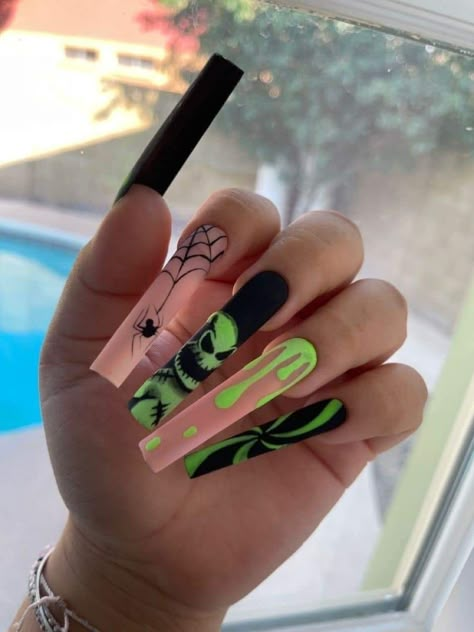 Oggie Boogie Nail Ideas, Oogie Boogie Halloween Nails, Creepy Acrylic Nails, Oogy Boogie Nails, Jack Halloween Nails, Halloween Nails Oogie Boogie, Oogie Boogie Nails Acrylic, Oogie Boogie Nail Art, Oogey Boogey Nails