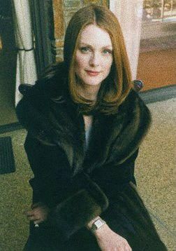 Juliana Moore, Julianne More, Bear Costume, Julianne Moore, Dress Hairstyles, Redhead Girl, Beauty Icons, Warm Autumn, Beauty Inspiration