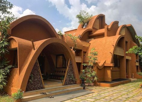 South African Architecture Modern, African Inspired Architecture, African Architecture Modern House, East African Architecture, North African Architecture, African Architecture Ancient, Modern African Architecture, African Mud House, Afrocentric Architecture