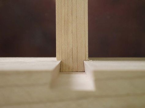 Sliding Dovetail, Modular Cabinet, Router Jigs, Built In Bookcases, Router Wood, Canadian Woodworking, Woodworking Router Bits, Diy Construction, Router Jig