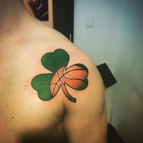 Michał on Instagram: “Bleed Green ☘️☘️☘️ #boston #celtics #bostonceltics #bleedgreen #nba #warsaw #poland #pinkmachinetattoo #warsawboy  #polishboy #bball #g1ve…” Boston Celtics Tattoo Ideas, Boston Celtics Tattoo, Basketball Tattoos, Boston Tattoo, Random Tattoos, Snoopy Tattoo, Celtics Basketball, Dad Tattoo, Tattoo Pictures