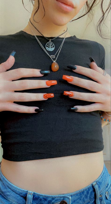 Halloween Nails Black And Orange Spider Web, Orange And Black Spider Web Nails, Orange Nails With Spider Web, Black Fall Acrylic Nails, Cute Short Acrylic Nails Square Halloween, Nails Acrylic For Halloween, Halloween Color Nails Acrylic, Halloween Nails Plain, Orange Spider Web Nails