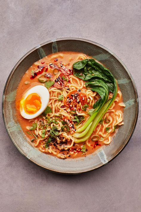 Veg Ramen, Ramen Healthy, Brothy Soups, Vegetarian Carbonara, Peach Topping, Spring Form Pan, Yotam Ottolenghi Recipes, Popular Healthy Recipes, Vegetarian Ramen