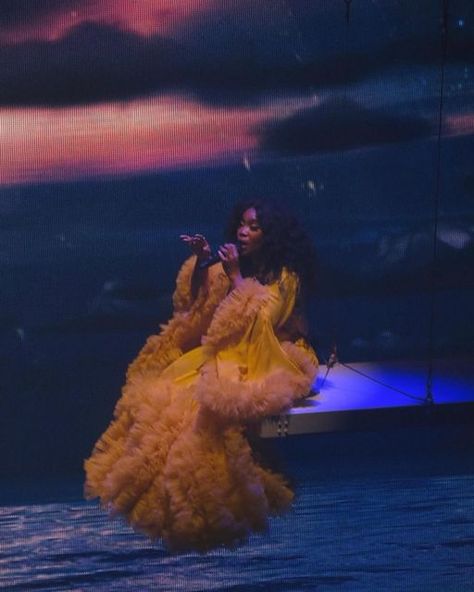 OLIMA on Instagram: "💛 @sza channeling Diana Ross! in custom OLIMA yellow styled by @aleherself for her #sostour" Sza Yellow, Sza Tour, Sza Singer, Normal Girl, Yellow Outfit, Yellow Wallpaper, Diana Ross, Yellow Aesthetic, Back Off