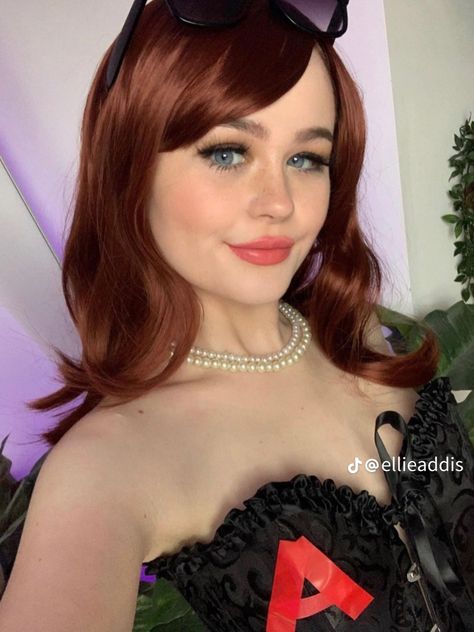 Read Head Halloween Costumes, Auburn Hair Halloween Costumes, Burgundy Hair Halloween Costumes, Redhead Cosplay Ideas, Readhead Costumes Halloween, Iconic Red Heads, Halloween Costumes For Redheads Women, Red Hair Movie Characters, Ginger Characters Halloween