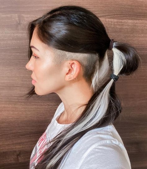 Skunk Stripe Hair Color, Stripe Hair Color, Skunk Stripe Hair, Undercut Ponytail, Stripe Hair, Skunk Hair, Skunk Stripe, Undercut Long Hair, Short White Hair