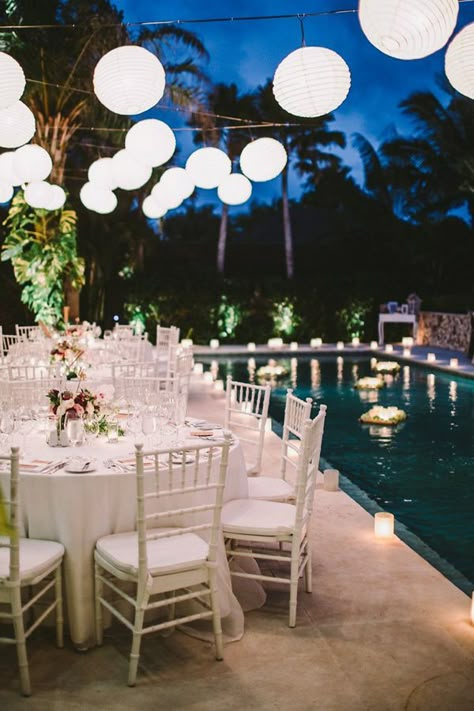 Poolside Wedding Reception, Pool Wedding Decorations, Poolside Wedding, Japanese Wedding Dress, Wedding Pool Party, Pool Wedding, Backyard Reception, Wedding Set Up, Bali Wedding