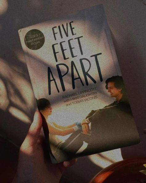 If I'm going to die, I'd like to actually live first. -Five Feet Apart....<3 #fivefeetapart #love #fivefeetapartquotes #destiny Five Feet Apart Book, A Little Life Book, Five Feet Apart, Best Books For Teens, Emotional Movies, Romcom Books, Teenage Books To Read, Sunset Quotes Instagram, I Love Her Quotes