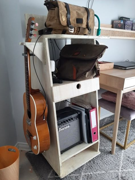 Guitar Organization Storage Ideas, Guitar Organization, Diy Built In Wardrobes, Guitar Amp Stand, Wooden Guitar Stand, Diy Guitar Amp, Music Room Art, Amp Stand, Guitar Storage