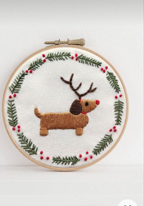 Cross Stitch Ideas Projects Christmas Gifts, Christmas Reindeer Embroidery, Easy Christmas Embroidery Ideas, Simple Christmas Embroidery Patterns, Christmas Embroidery Patterns Free Printables, Small Christmas Embroidery, Simple Christmas Embroidery, Christmas Embroidery Patterns Free, Christmas Embroidery Ornaments