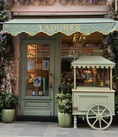 Bistro Interior Design, French Country Houses, Shop Awning, Bistro Interior, Flower Shop Design, Bakery Store, Bakery Interior, Cafe House, Skin Details