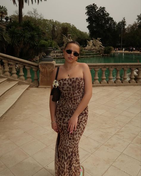 outfit of the day 🐆🌴 #ootd #outfitinspo #leoparddress #fashioninspiration #barcelona #leoprint Leopard Dress, Outfit Of The Day, Barcelona, Outfit Ideas, The Day, Style Inspiration, Ootd, Outfit Inspo, Quick Saves