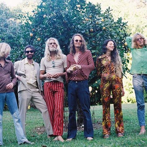 || Dancing beneath an old orange tree with eyes filled with rainbows and hearts full of Vitamin C ehe || 🌈🌿🍊🎶✨ Babe Rainbow Band, The Babe Rainbow, Stu Mackenzie, Tree With Eyes, Babe Rainbow, Mundo Hippie, King Gizzard, Lizard Wizard, Rainbow Band