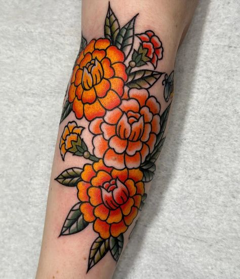 Marigold Memorial Tattoo, Neo Traditional Marigold Tattoo, American Traditional Marigold Tattoo, Traditional Marigold Tattoo, Mum Flowers Tattoo, Trad Flower Tattoo, Color Flower Tattoo, Marigold Flower Tattoo, Traditional Flower Tattoo