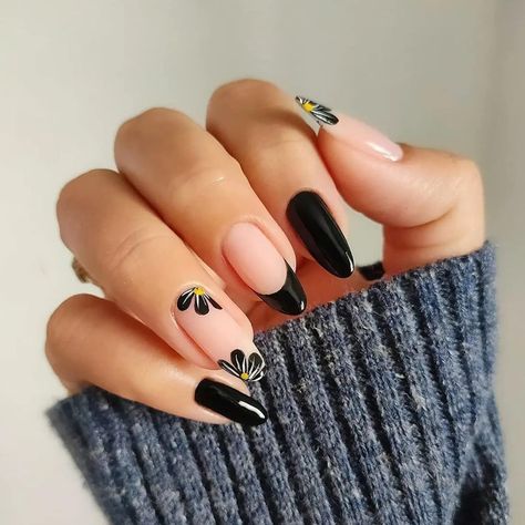 Spring Floral Black French Tips Press on Nails Lilac Nails, Gold Nail Designs, Finger Nail Art, Black Nail Art, Flower Nail Designs, Her Nails, Fake Nails With Glue, Black Nail Designs, Vacation Nails