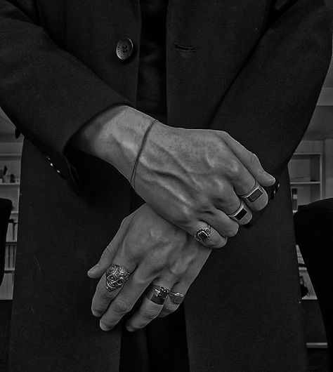 Silver Foxes Men, Dark Portrait, The Mind's Eye, Hand Photography, Silver Foxes, Silver Eye, Boy Photography Poses, Mens Silver Rings, Silver Fox