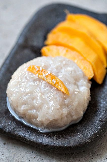 One of the only desserts i'll order at a restaurant. And now i can make it all the time!!  |  Thai Mango Sticky Rice Recipe ~ Thai Dessert with Mangoes Step by Step Thai Mango Sticky Rice, Mango Sticky Rice Recipe, Sticky Rice Recipe, Sweet Sticky Rice, Thai Mango, Mango Sticky Rice, Thai Dessert, Mango Recipes, Asian Desserts