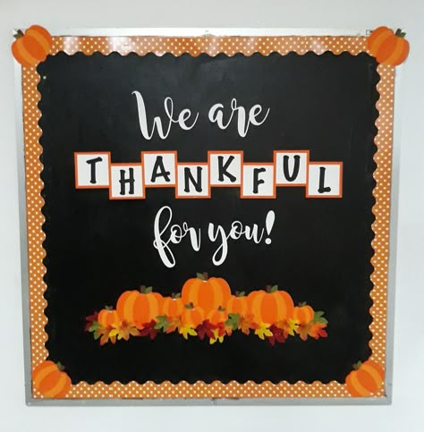 November Office Decorations, Thankful Bulletin Boards For School, Thanksgiving Nurse Bulletin Board, Give Thanks Bulletin Board Ideas, Holidays Bulletin Boards, Thankful Board For Work, November Bulletin Boards For Toddlers, School Cafeteria Bulletin Board Ideas, Grateful Bulletin Board