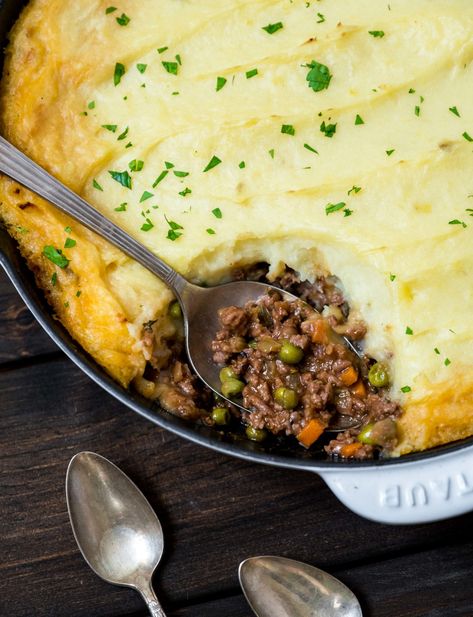 Shepherd’s Pie (Dairy-Free) – The Food Joy Recipe Ground Beef, Cottage Pie Recipe, Shepards Pie, Potato Toppings, Shepherds Pie Recipe, Parmesan Potatoes, Slow Cooked Beef, Cottage Pie, Shepherd's Pie