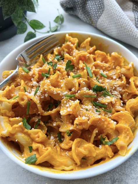 Pasta With Pumpkin Sauce, Easy Pumpkin Pasta Sauce, Pumpkin Sauce For Pasta, Creamy Pumpkin Pasta Sauce, Pumpkin Pasta Sauce Recipe, Creamy Pumpkin Pasta Bon Appetit, Creamy Pumpkin Pasta, Pumpkin Pasta Recipe, Pumpkin Pasta Sauce