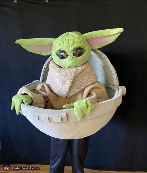 Diy Grogu Costume, Diy Baby Yoda Pod, Yoda Costume Adult, Diy Baby Yoda Costume, Yoda Costume Diy, Grogu Costume, Diy Baby Yoda, Yoda Halloween Costume, Baby Yoda Costume