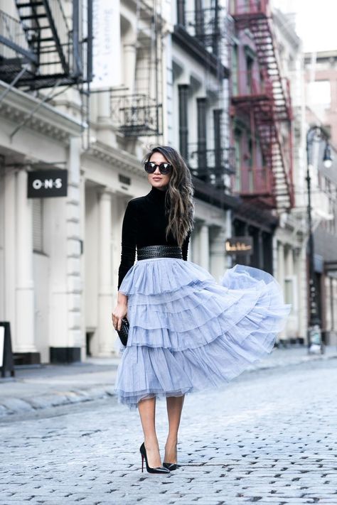 A pretty powder blue, layered tulle skirt. Rok Tile, Blue Tulle Skirt, Tulle Mini Skirt, Tulle Skirts Outfit, Tule Rok, Wendy's Lookbook, New York Minute, Skirt Tulle, Fashion Basics