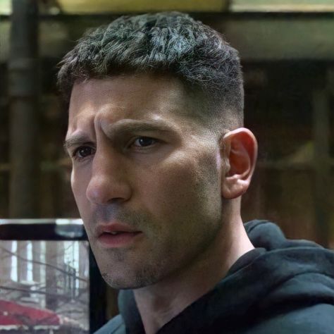 Boxing Haircut, Jon Bernthal Haircut, Frank Castle Haircut, Straight Thick Hair Cuts Men, Skin Fade Buzzcut Men, Male Buzzcut, Punisher Haircut, Army Haircut Men, Short Quiff Hairstyles Men